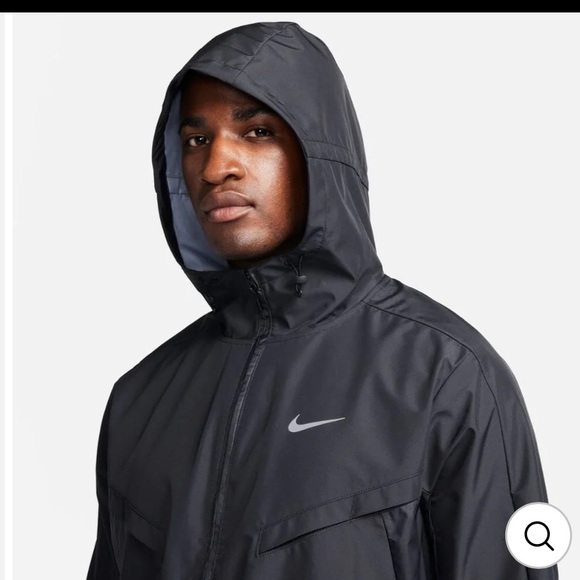 NIKE MEN'S WINDRUNNER STORM-FIT RUNNING JACKET - Picture 3 of 6